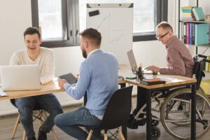 Collectif de travail avec des collègues en situation de handicap