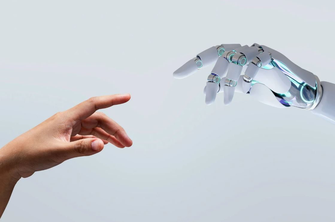 main humaine et main IA